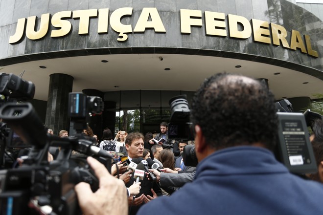 Curitiba (PR), em frente à Justiça Federal | Hugo Harada/Gazeta do povo