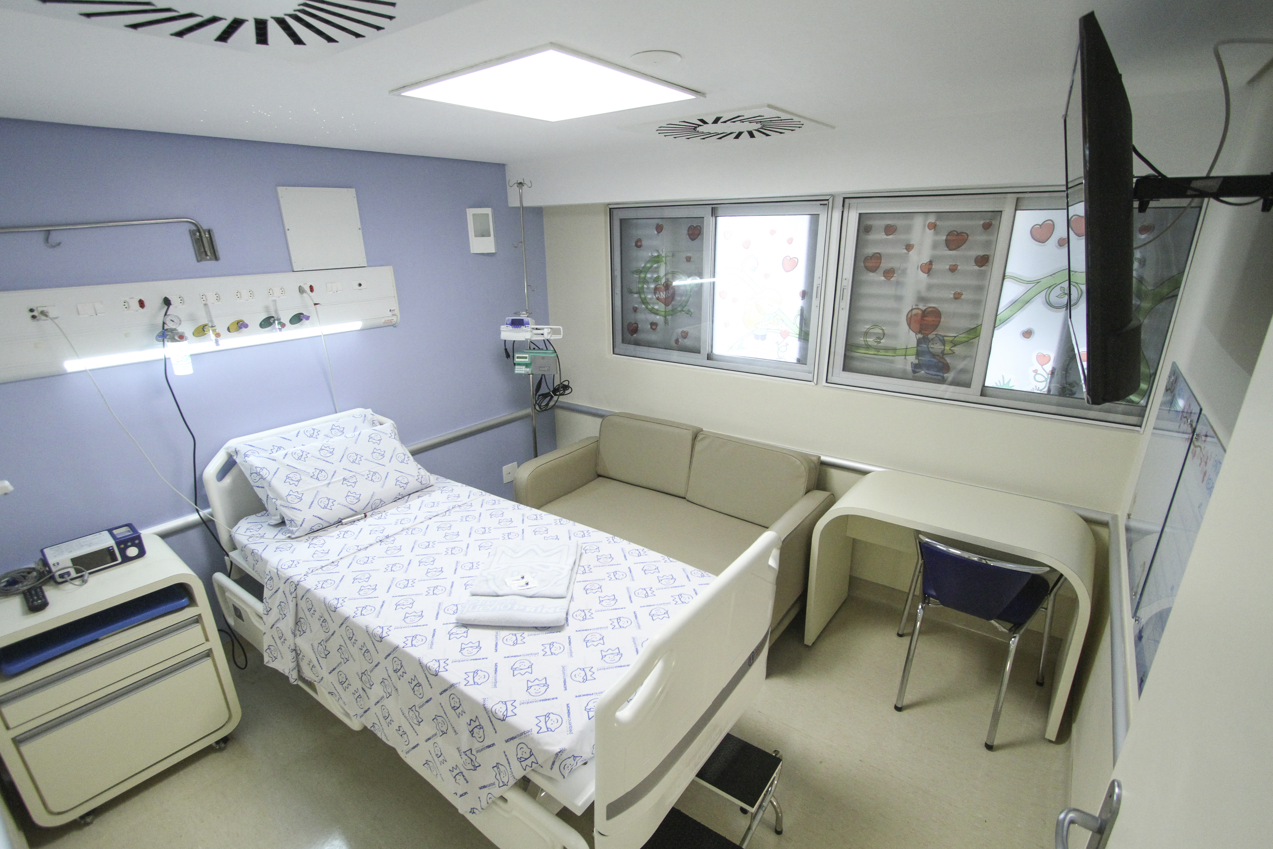 Sete novos leitos foram criados para expandir o serviço de transplante de medula óssea no Hospital Pequeno Príncipe | Rodrigo Felix Leal/Gazeta do Povo