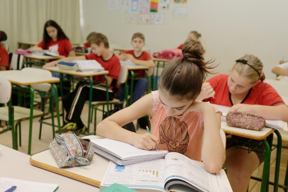Alunos do ensino particular já podem pedir transferência para uma escola pública estadual | Cesar Machado/Gazeta do Povo/Arquivo
