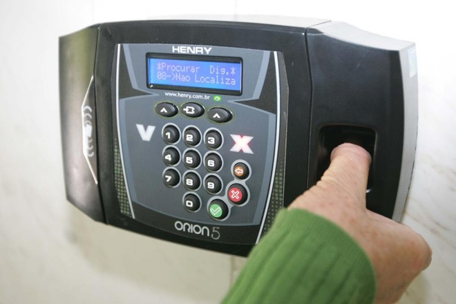 Atualmente, hora extra paga em dinheiro vale 50% a mais do que a hora normal. Com a reforma trabalhista, a mesma regra deve rá valer para o banco de horas. | Ivonaldo Alexandre
I/Gazeta do Povo