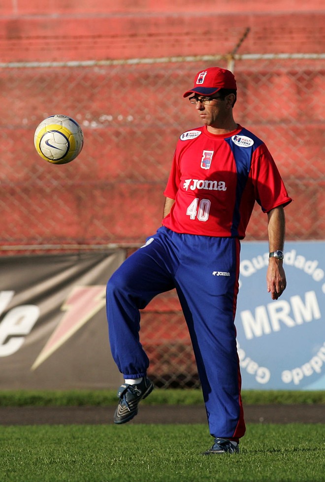 Caio Jr no comando do Paraná em 2007. | ROGERIO MACHADO/ROGERIO MACHADO