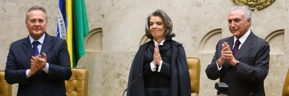 Renan Calheiros (à esq;), Cármen Lúcia (ao centro), e Michel Temer, durante a cerimônia de posse da presidente do STF | Wilson Dias/Agência Brasil/Arquivo