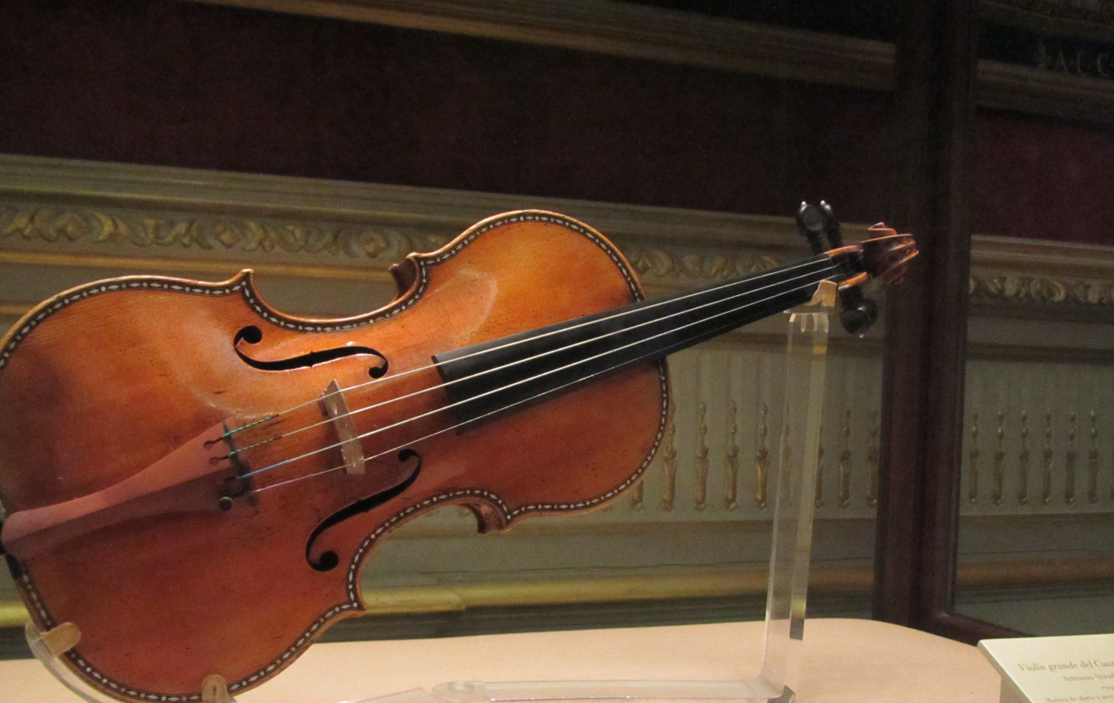 Violino Stradivarius exposto no Palácio Real em Madri (Espanha) | Wikimedia Commons/