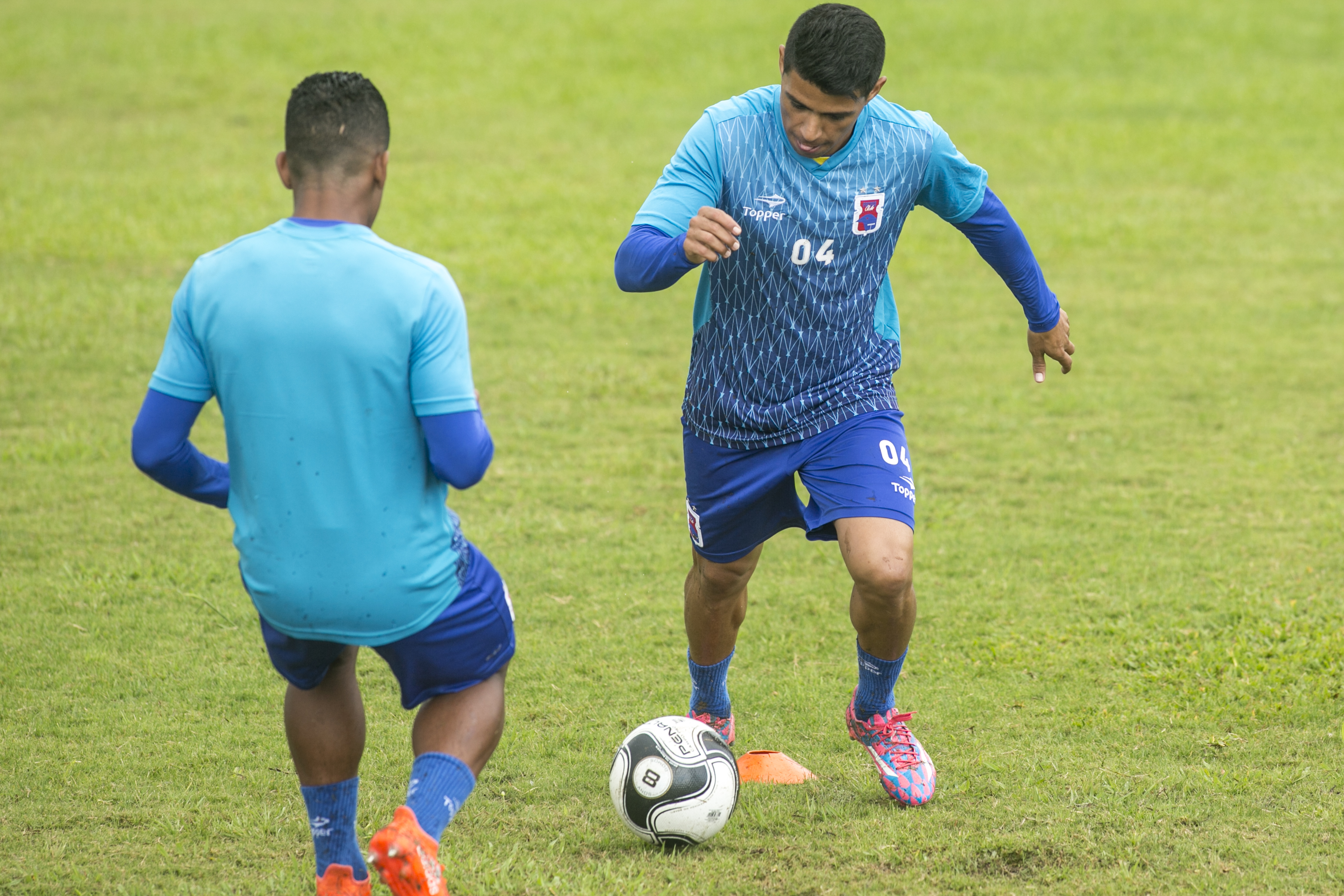 Vindo do Guarani, Renatinho (dir.) é um dos destaques do Paraná neste início de temporada. | Marcelo Andrade/Gazeta do Povo