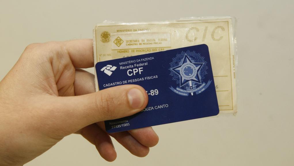 Novos CPFs terão uma nova cara: na parte de trás, contarão com QR Code | Marcelo Elias - Agencia de Noticias Gazeta do Povo