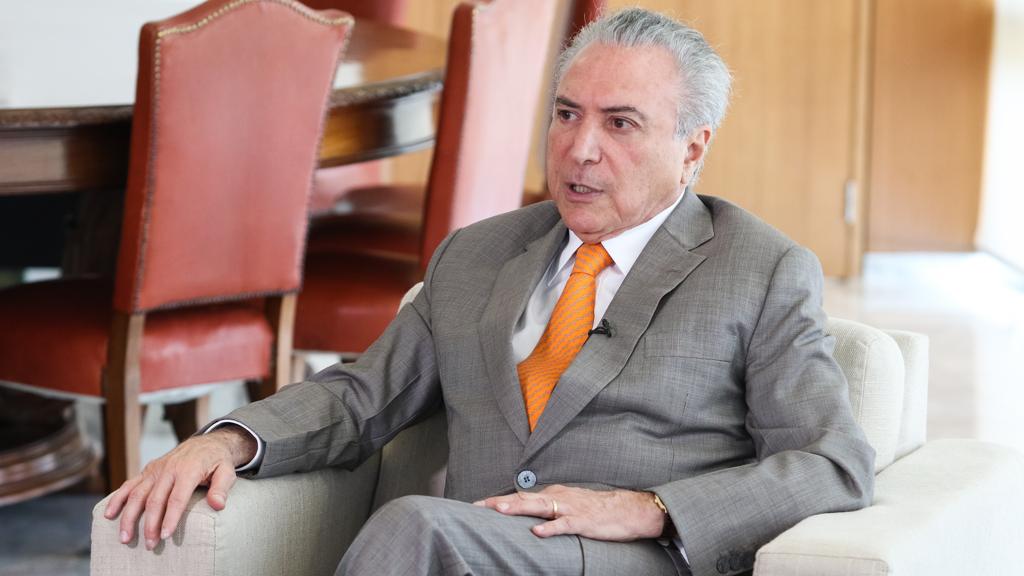 Pedido foi entregue ao presidente Michel Temer | Alan Santos/PR