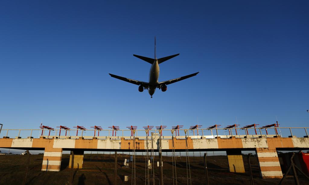 O aeroporto Afonso Pena, que atende a Curitiba e região, é administrado pela Infraero | Daniel Castellano/Gazeta do Povo