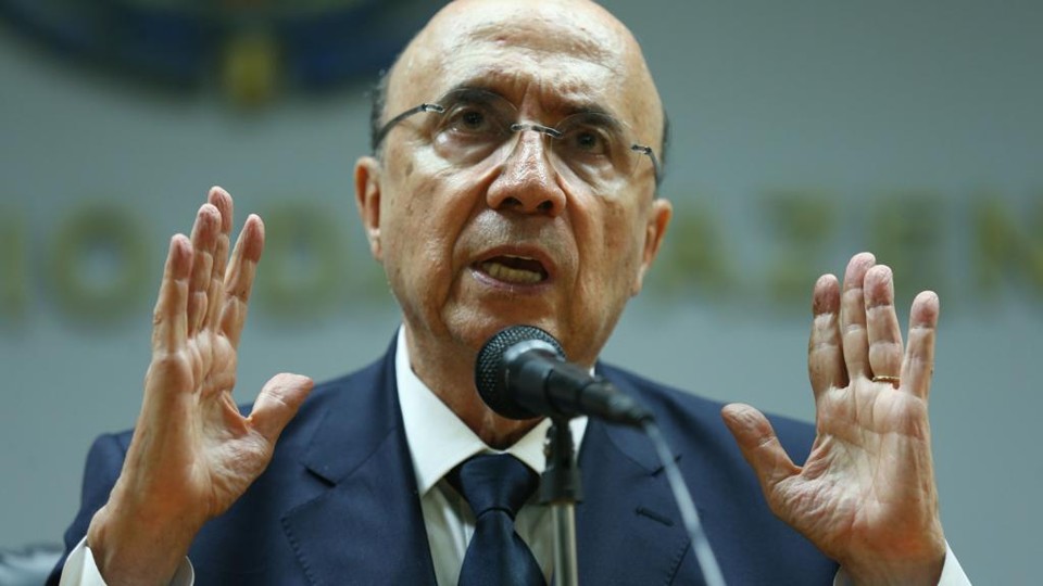 O ministro da Fazenda, Henrique Meirelles, disse a jornalistas que o resultado de 2016 foi melhor que o previsto. | Fabio Rodrigues Pozzebom/Agência Brasil