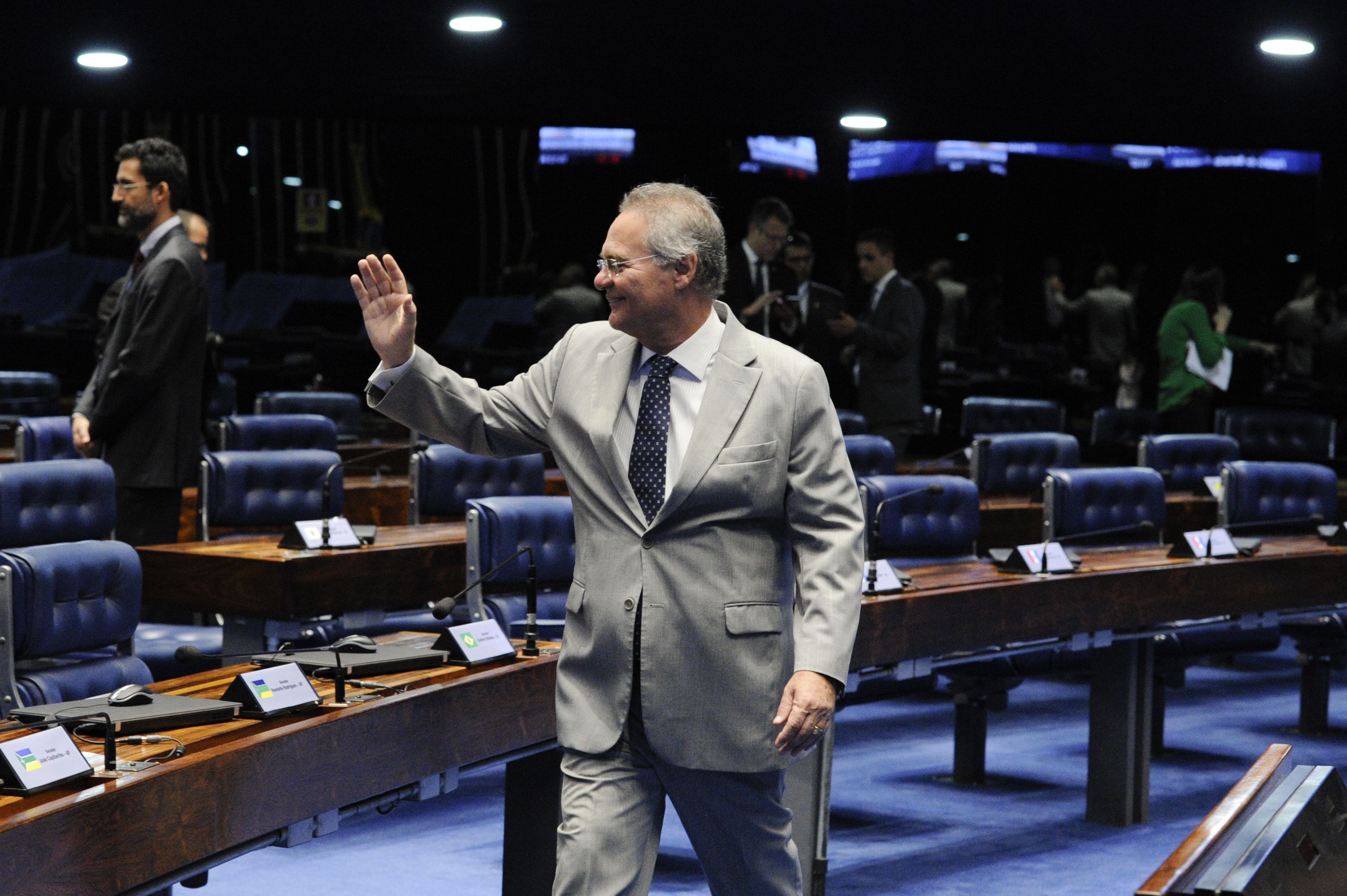 Na volta do Congresso Nacional, projetos polêmicos podem voltar à pauta. Um deles atualiza a lei sobre o abuso de autoridade é capitaneado por Renan Calheiros (PMDB-AL), que está prestes a deixar a cadeira de presidente do Senado. | Edilson Rodrigues/Agência Senado