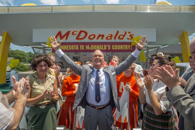 Michael Keaton no papel de Ray Kroc, o homem que transformou o McDonald’s em uma marca global. | The Weinstein Company/Divulgação