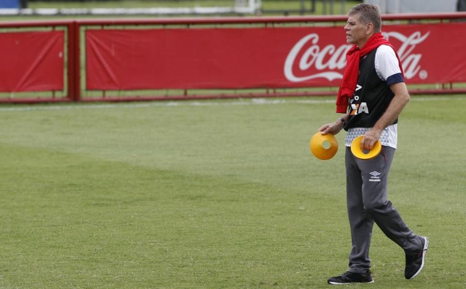 Autuori no gramado do cena do Caju: cena que ocorrerá menos em 2017. | Aniele Nascimento/Gazeta do Povo
