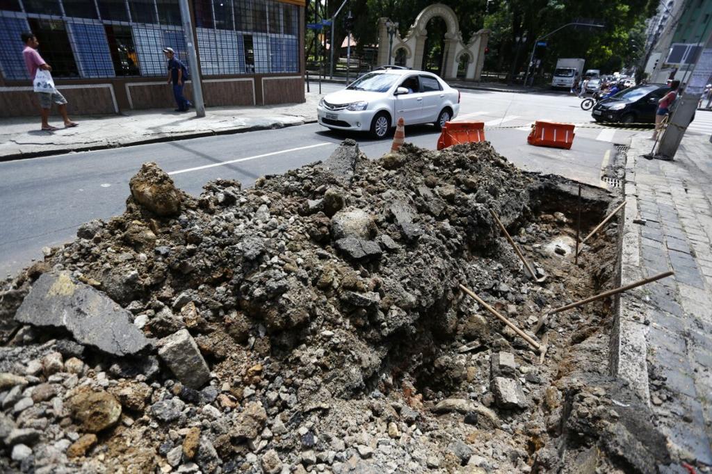 Custo das obras só será estipulado após Prefeitura descobrir o que causa o problema | Henry Milleo/Gazeta do Povo