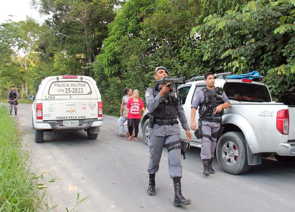 Polícia teve de conter nova tentativa de rebelião em prédio vizinho ao Complexo Penitenciário Anísio Jobim (Compaj) | MARCIO SILVA/AFP