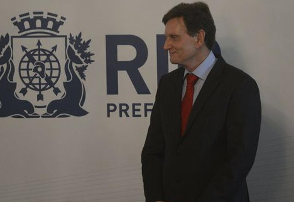 Marcelo Crivella, que assumiu a prefeitura do Rio, vai reduzir pela metade cargos comissionados | Fernando Frazão/Agência Brasil