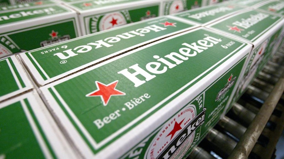 Heineken acerta compra da dona da Schin e coloca pressão sobre a Ambev | amd/RICK NEDERSTIGT