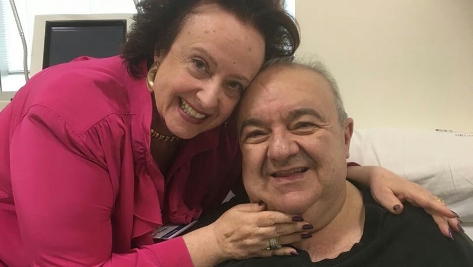 Greca e sua esposa, Margarita Sansone, no hjospital onde o prefeito se recupera | Divulgação/Prefeitura de Curitiba