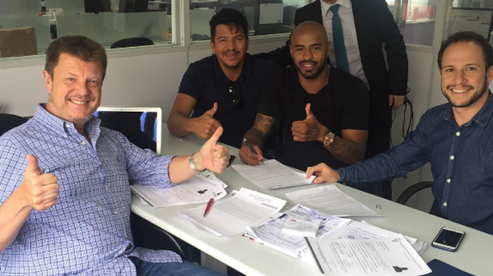 Thiago Heleno fica no Furacão para a s próximas quatro temporadas | /