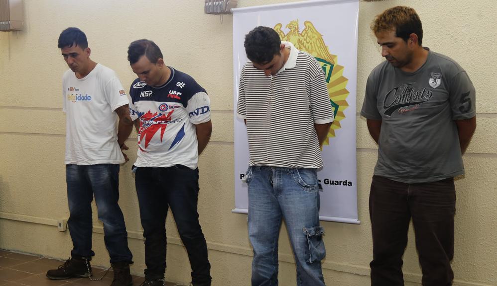 Quatro homens que ajudaram a explodir o muro e facilitar a fuga de 26 presos. | Pedro Serapio/Gazeta do Povo