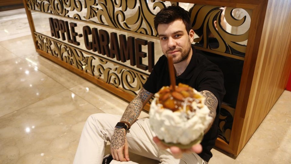Ao abrir a Apple Caramel em um quiosque, Guilherme Zanoni economizou na manutenção e conseguiu expandir mais rápido | Henry Milleo/Gazeta do Povo