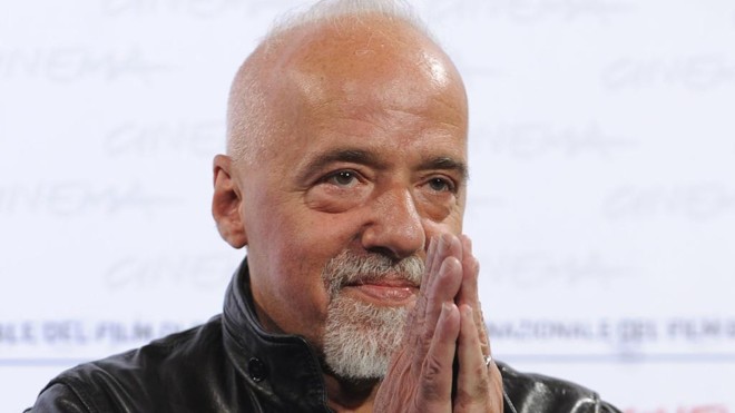 Paulo Coelho disse que vai acionar embaixada do Brasil na Líbia | Tiziana Fabi/AFP