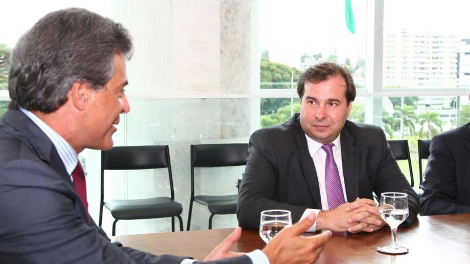 Richa (à esq.) e o presidente da Câmara, Rodrigo Maia (DEM-RJ) | Daniel Castellano/Gazeta do Povo/Arquivo