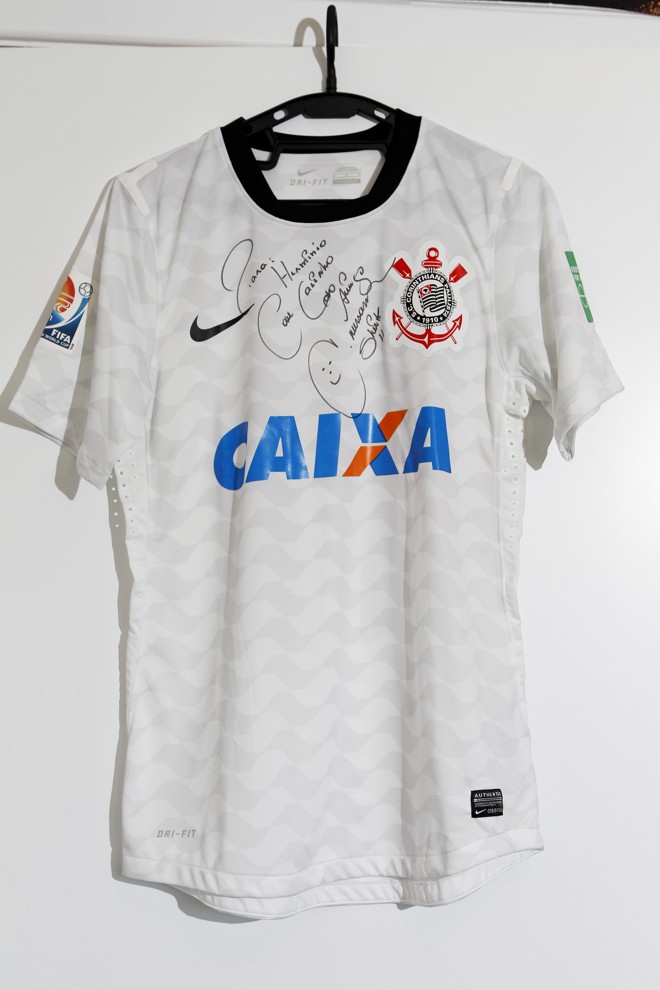 Camisa do atacante Emerson Sheik da decisão do Mundial de Clubes de 2012, diante do Chelsea. | Antônio More/Gazeta do Povo