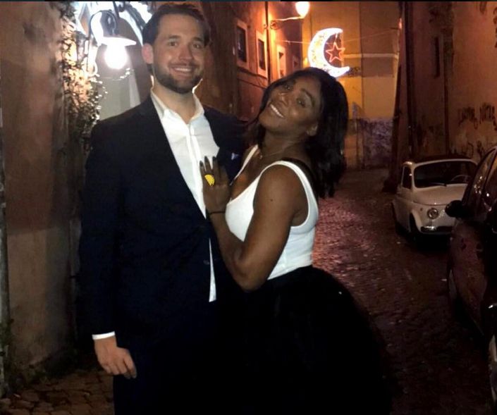 Serena Williams e o agora noivo Alexis Ohanian. | /