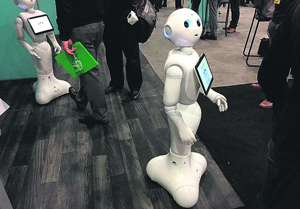 Pepper, da Softbank Robotics,  analisa as expressões faciais do cliente e consegue responder a determinadas perguntas | Sarah Halzack/The Washington Post