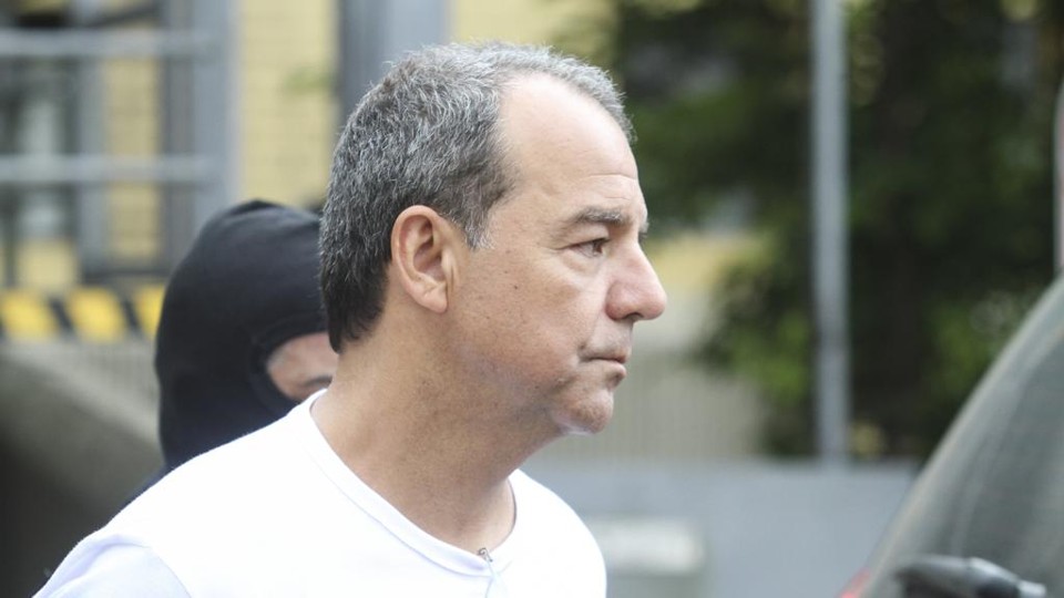 Sérgio Cabral tem três mandados de prisão contra ele, um no Rio de Janeiro e outro em Curitiba. | Rodrigo Félix/Gazeta do Povo