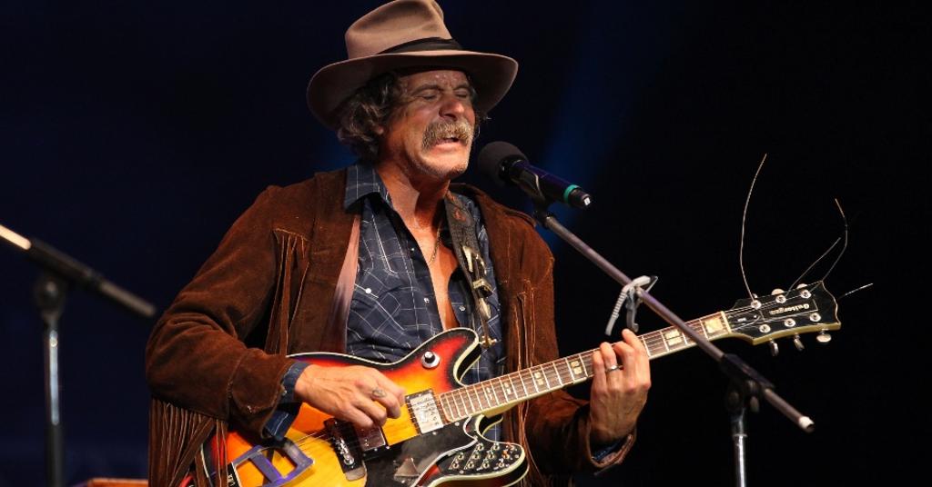 O surfista faz o primeiro show internacional de 2017 na Ópera de Arame. | Divulgação/