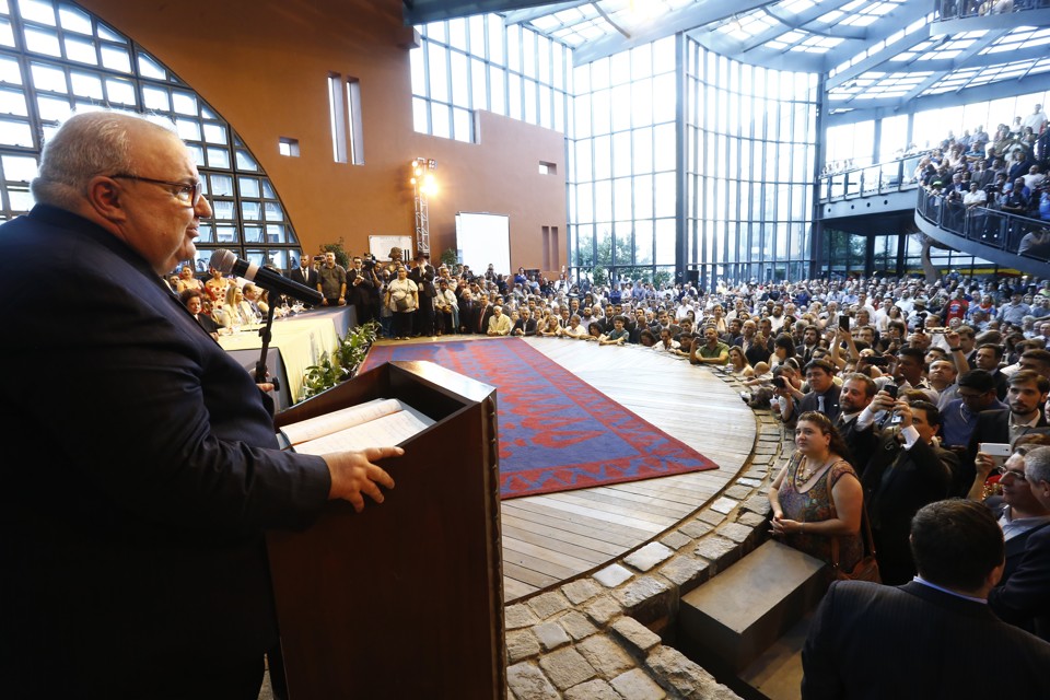 Greca em discurso no Memorial de Curitiba: dinheiro para promover a Oficina de Música | Hugo Harada/Gazeta do Povo