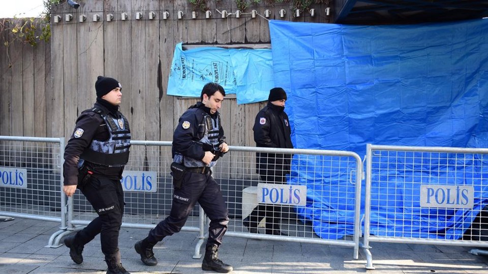 Polícia patrulha área do atentado | Yasin Akgul/AFP