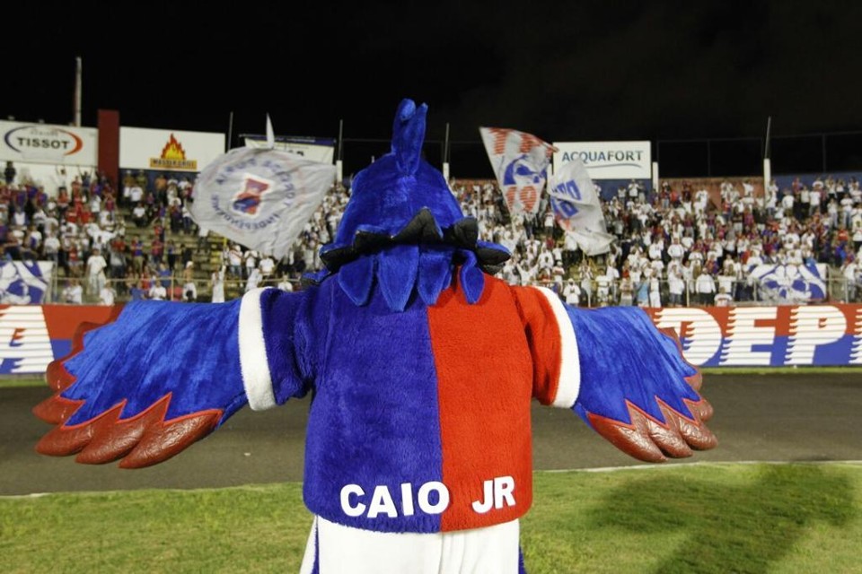 Gralha com o nome de Caio Júnior nas costas. | Antônio More/Gazeta do Povo