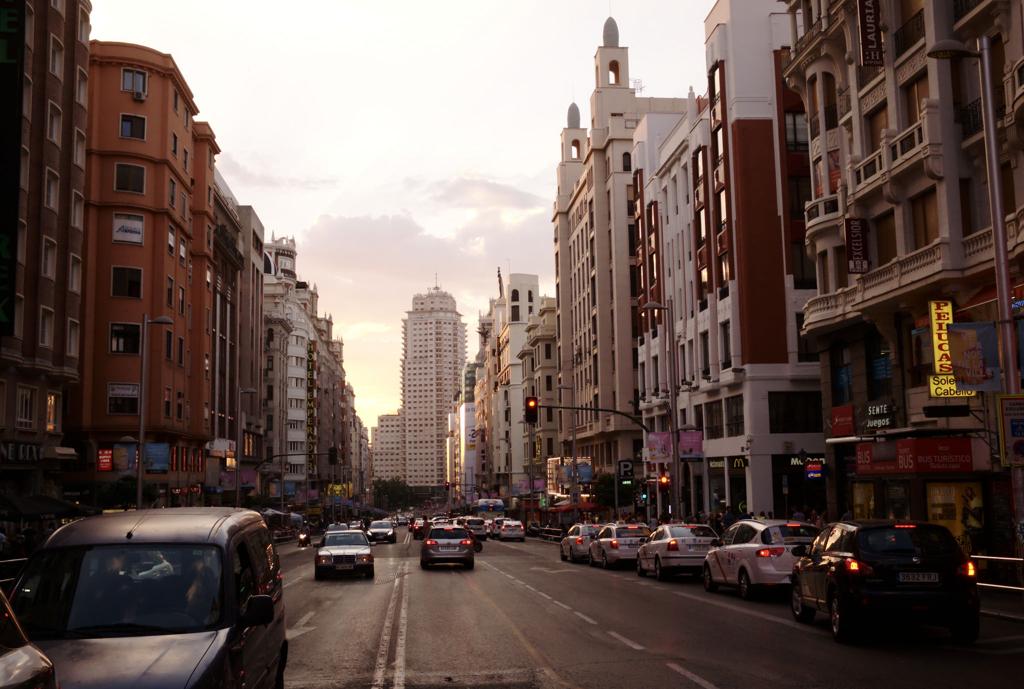 Em três anos, a rua principal de Madri, a Gran Vía, deve ser fechada para os carros. | Nicolas Vigier/Creative Commons/
