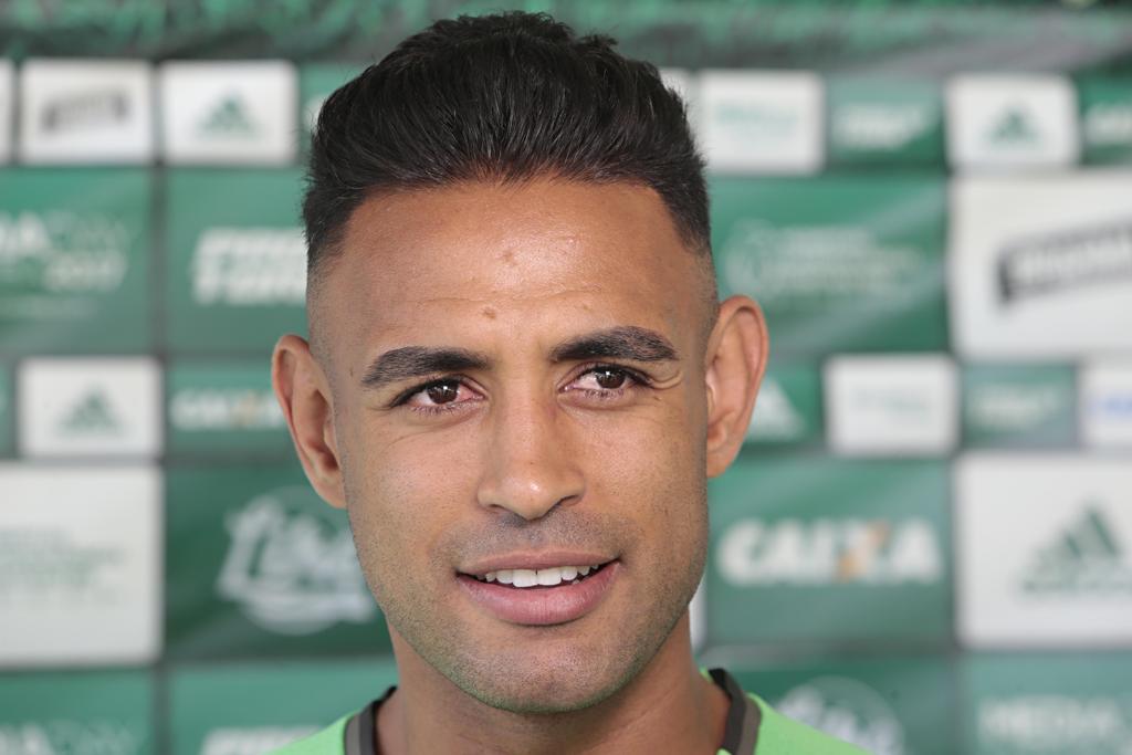 Werley foi escalado no time titular por Carpegiani em treino. | Albari Rosa/Gazeta do Povo