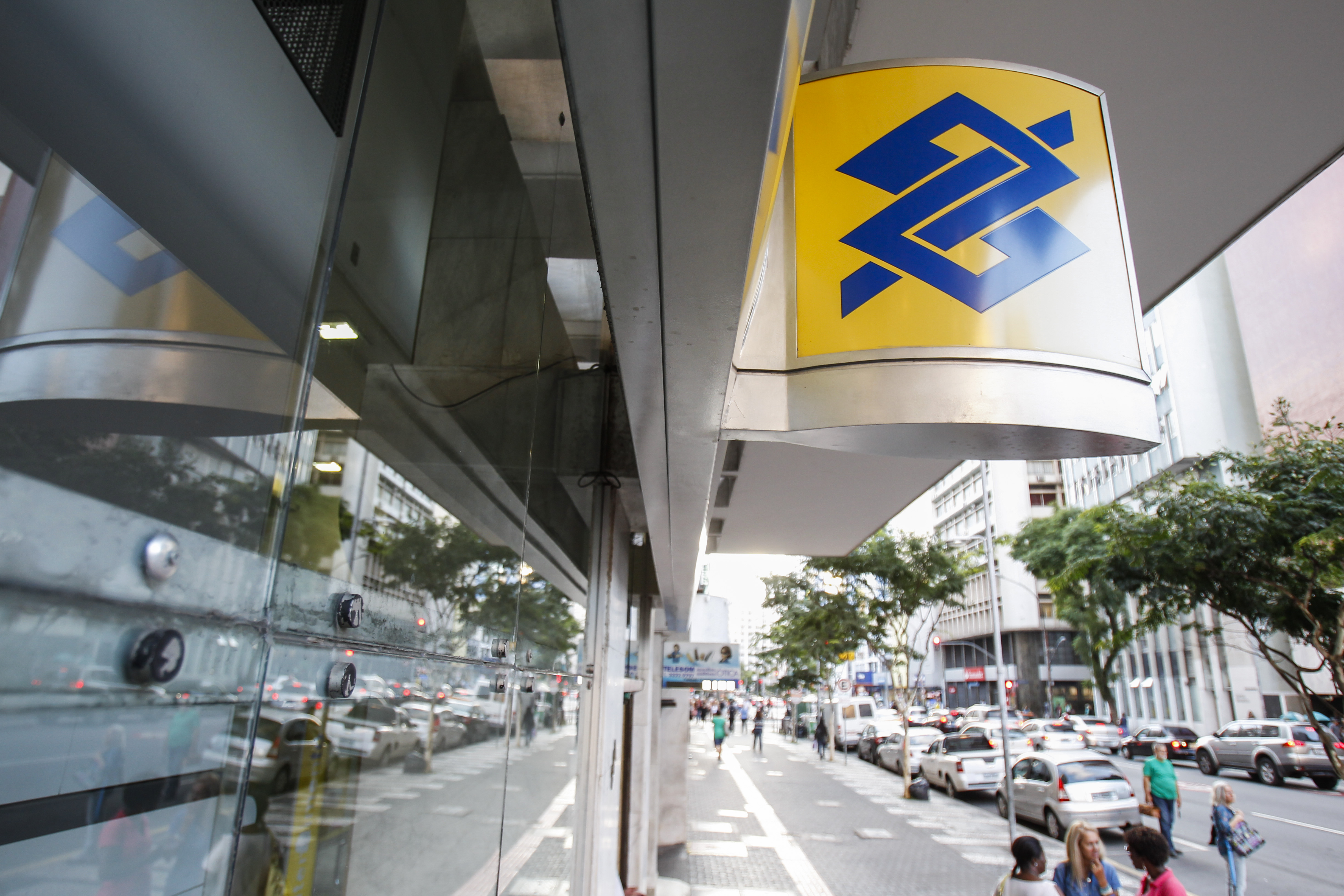 Banco do Brasil já tem 350 mil clientes em modalidade que permite abertura de conta pelo celular. | Daniel Castellano/Gazeta do Povo