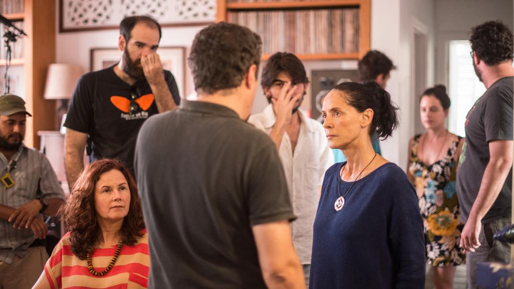 Kleber Mendonça dirige Sonia Braga em cena de ‘Aquarius’ | Victor Jucá/Divulgação