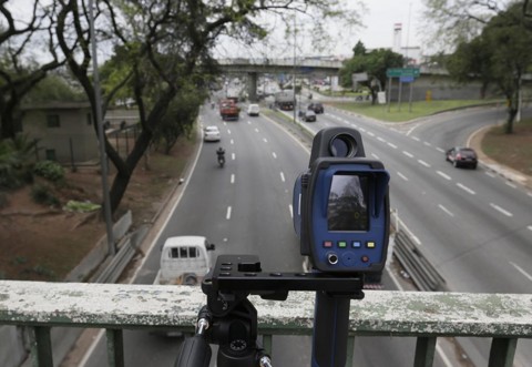Maioria que apoia aumento de velocidade na cidade usa carro quase todo dia Pesquisa da Rede Nossa São Paulo revela que 54% dos que concordam com o aumento na cidade raramente usam ônibus. | Cesar Ogata/ Secom 10/09/2015/Fotos Públicas.