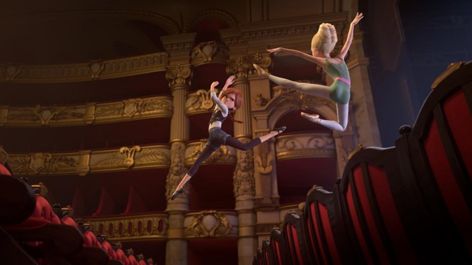 Félicie (de frente) em uma das sequências que retratam a Ópera Nacional de Paris | Divulgação/