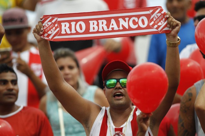 Torcida do Rio Branco fez a festa na volta do Rio Branco à Estradinha | Jonathan Campos Gazeta do Povo