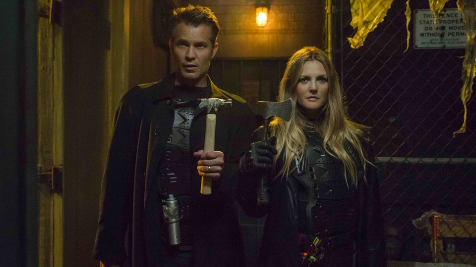 “Santa Clarita Diet”, série em que Drew Barrymore morre e volta à vida | Netflix/Divulgação