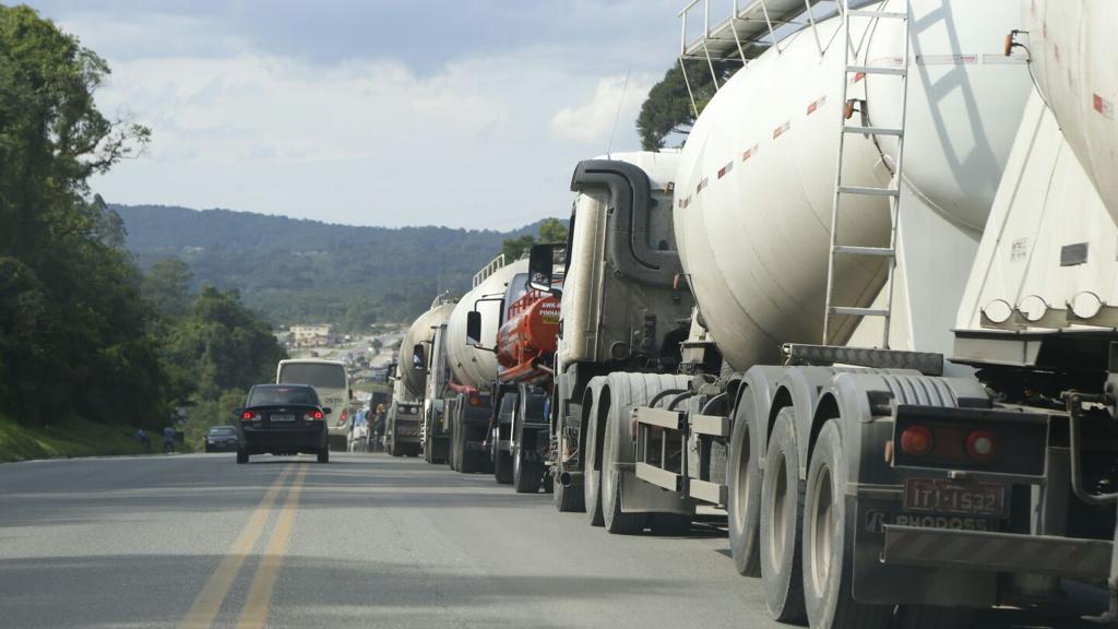 Paralisação de 2015 (imagem) pode se repetir neste início de ano | Átila Alberti/Tribuna do Paraná