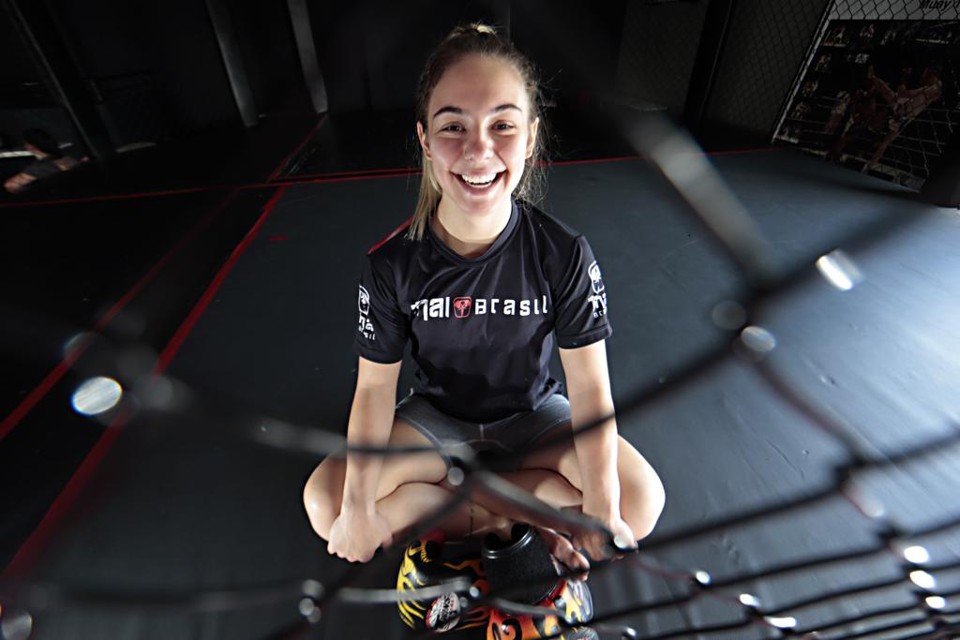 Nicolle Caliari estreou no MMA em dezembro de 2015. | Albari Rosa/Gazeta do Povo
