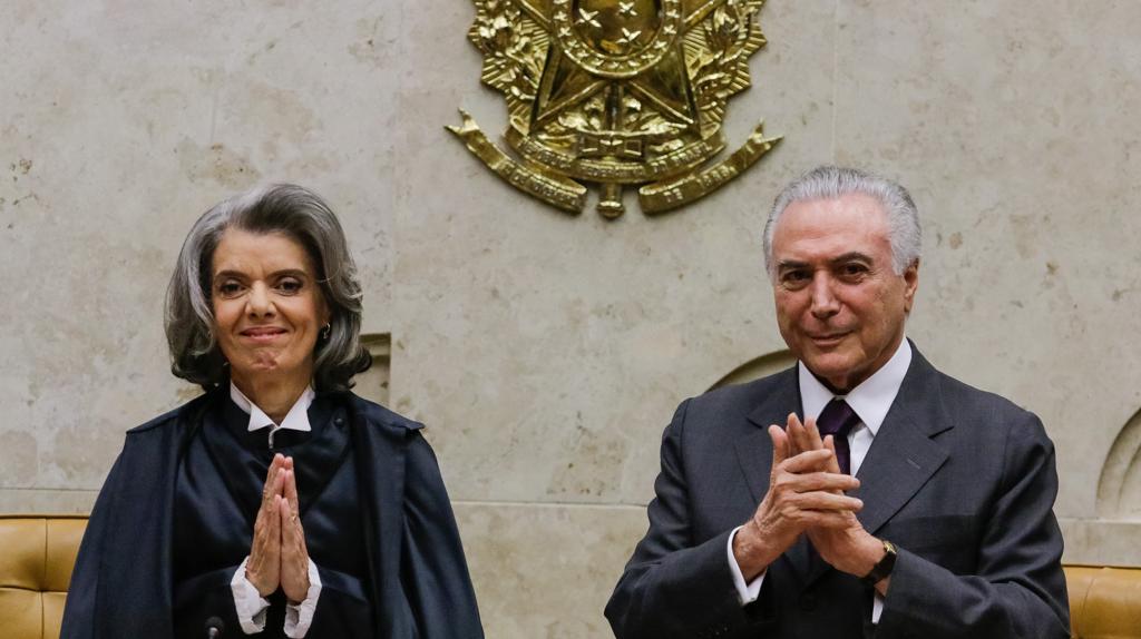 Temer (à dir.) e Cármen Lúcia, na posse da ministra como presidente do STF | Carolina Antunes/PR