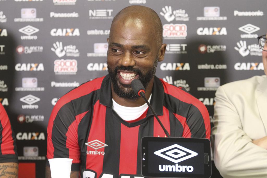 O atacante Grafite teve 725 votos na enquete do time ideal do Atlético, o equivalente a 95%. | Rodrigo Felix Leal/Gazeta do Povo