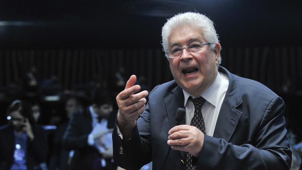 Roberto Requião (PMDB-PR) conta com apoio do PT para viabilizar candidatura. | Jane de Araújo/Agência Senado
