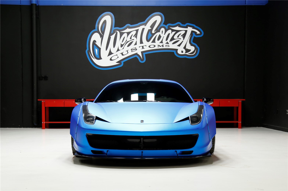 Ferrari 458 personalizada para o cantor Justin Bieber está disponível para lances. | Foto: Divulgação/ Barrett-Jackson/