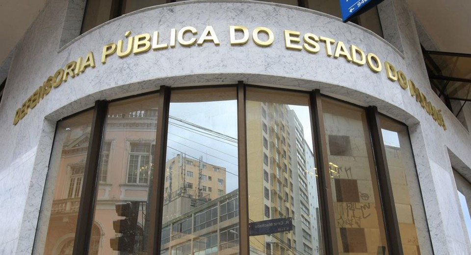 Os salários iniciais são de R$ 14.294, além do auxílio-alimentação de R$ 751 e do auxílio-transporte no valor de R$ 325. | Ivonaldo Alexandre/Arquivo Gazeta do Povo