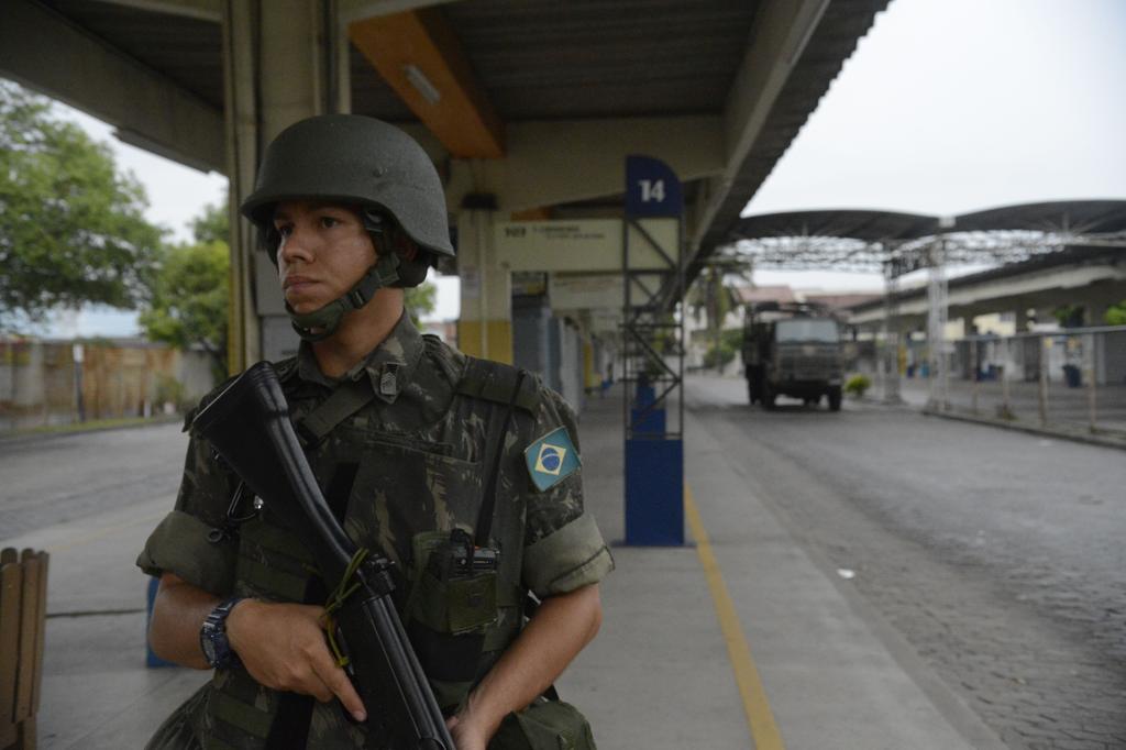 No começo de fevereiro, o Exército precisou fazer a segurança das ruas de Vila Velha. | Tânia Rêgo/Agência Brasil