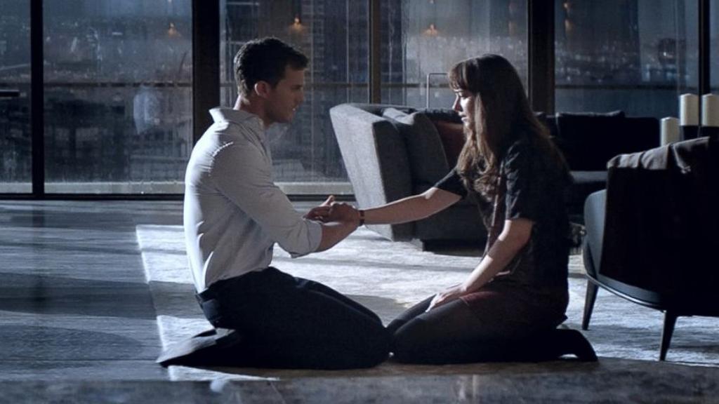 Jamie Dornan e Dakota Johnson como Christian Grey e Anatasia Steele. | Divulgação/